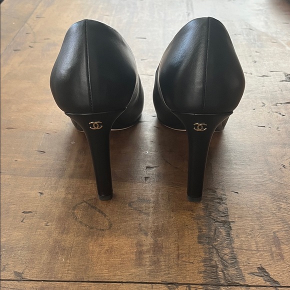 CHANEL Classic Black Heels - Picture 3 of 5